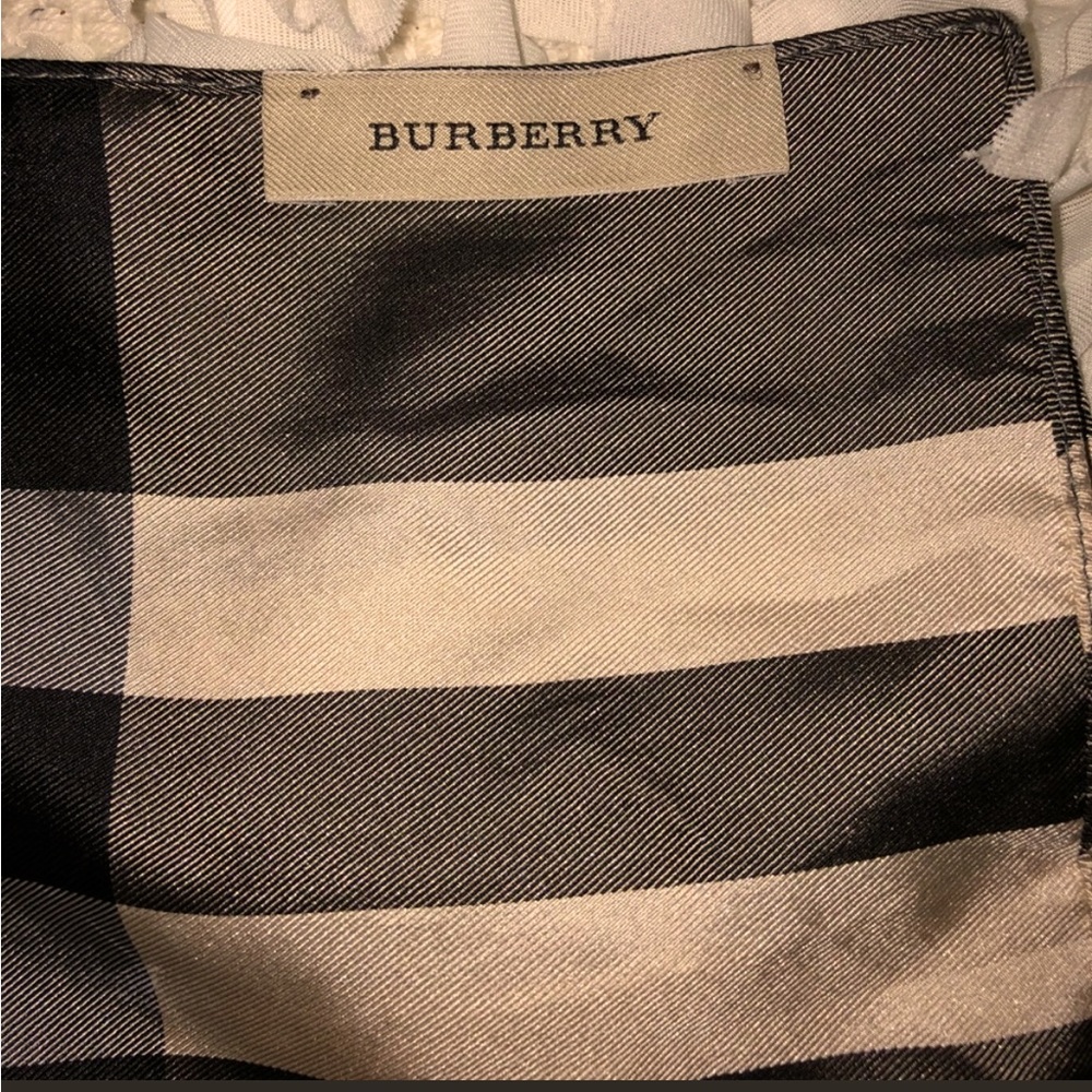 🖤🤎BURBERRY SILK SCARF🤎🖤